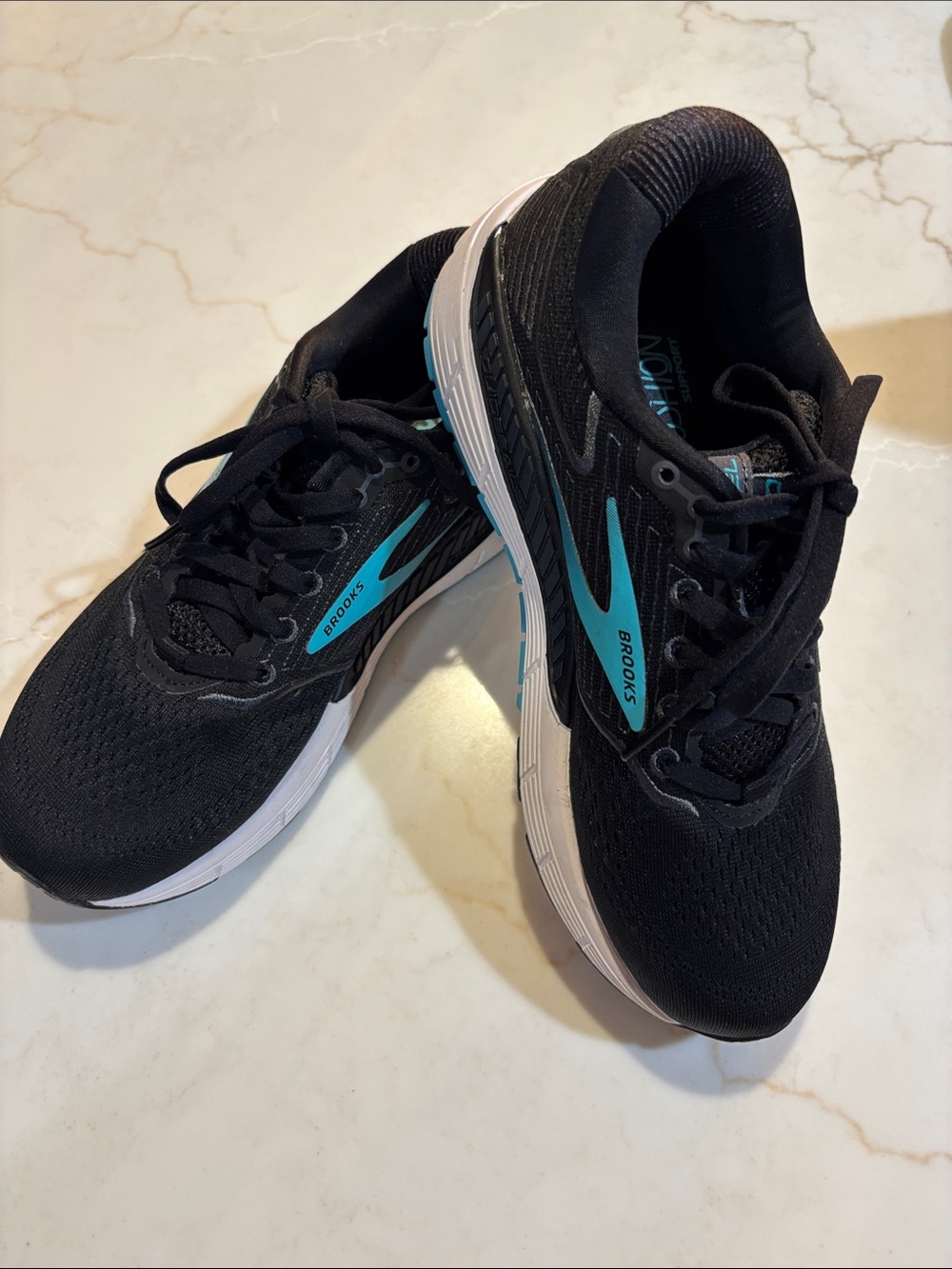 Brooks Ariel '20 Women's Road Running Shoes, size 7.